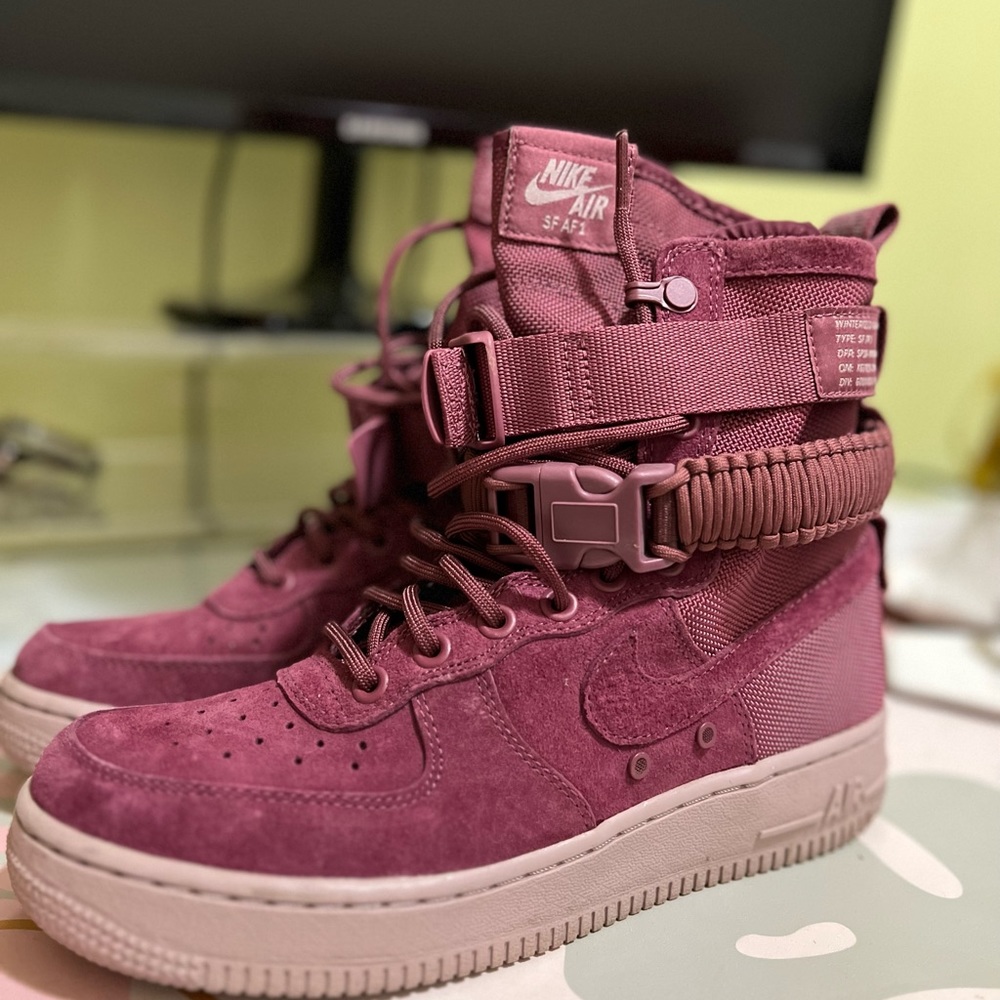 VINTAGE WINE/VINTAGE WINE-PARTICLE ROSE-HOT PUNCH size 8 nike dunks
